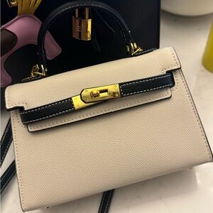 Special Edition White and Black Strap Kelly bag 20cm New. Made in Italy